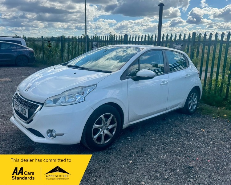 Peugeot 208 Active Silver #1