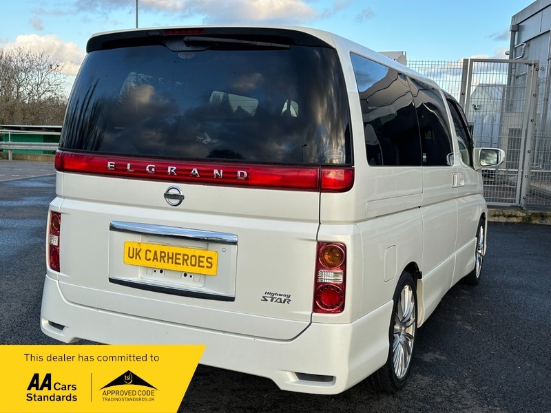 Nissan Elgrand Highway Star White #2
