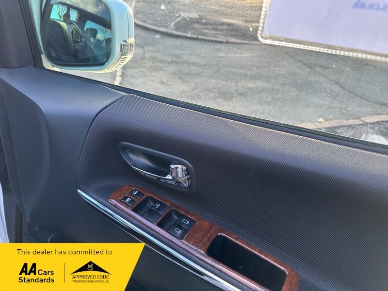 Nissan Elgrand 3.5 Silver #16