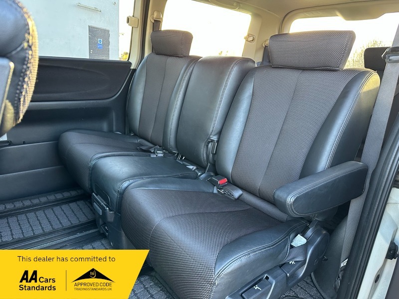Nissan Elgrand 3.5 Silver #11