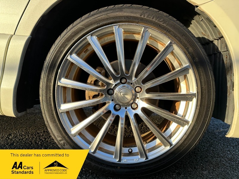 Nissan Elgrand 3.5 Silver #23
