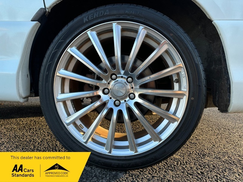 Nissan Elgrand 3.5 Silver #21