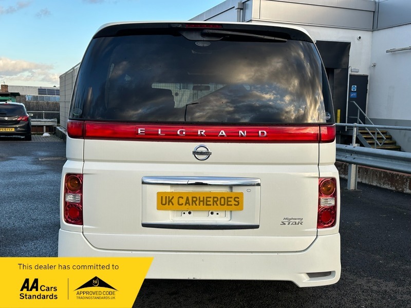 Nissan Elgrand 3.5 Silver #14