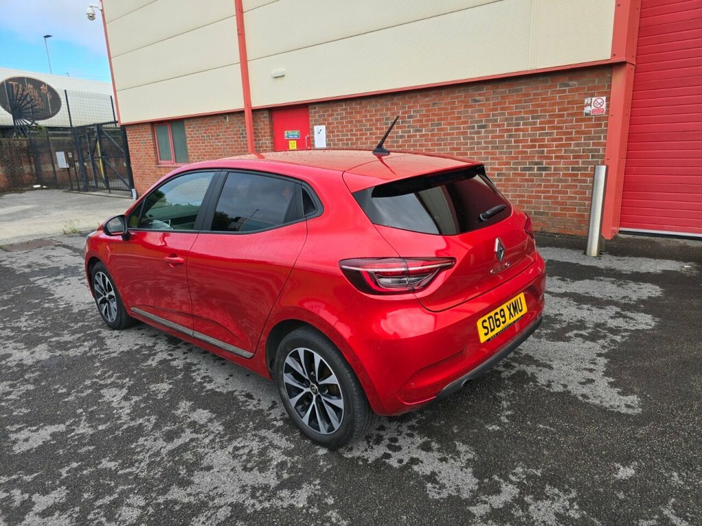 Renault Clio 1L Iconic Red