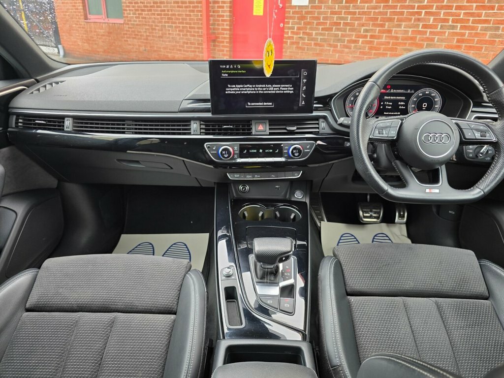 Audi A4 Avant 2L Black Edition CE70DYF White #3