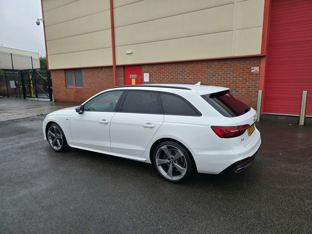 Audi A4 Avant 2L Black Edition CE70DYF White #5