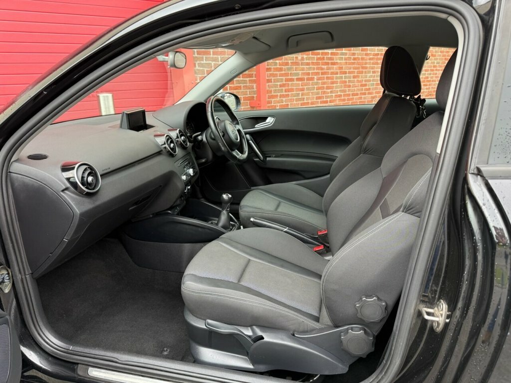 Audi A1 1L Sport PY17KXE Black #5