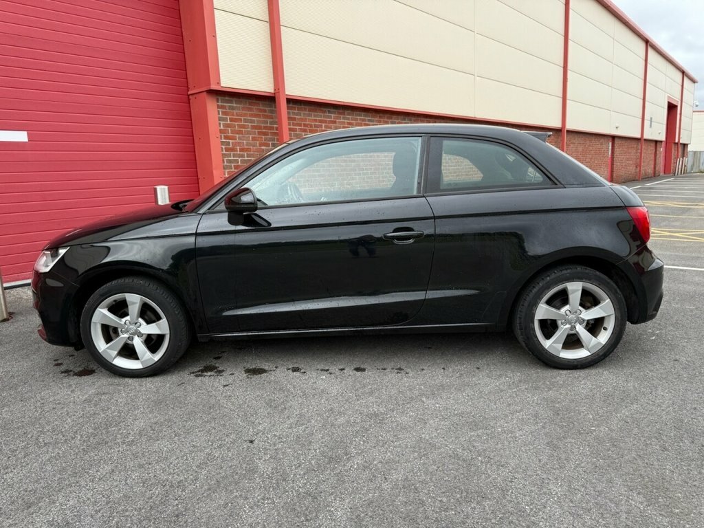 Audi A1 1L Sport PY17KXE Black #4