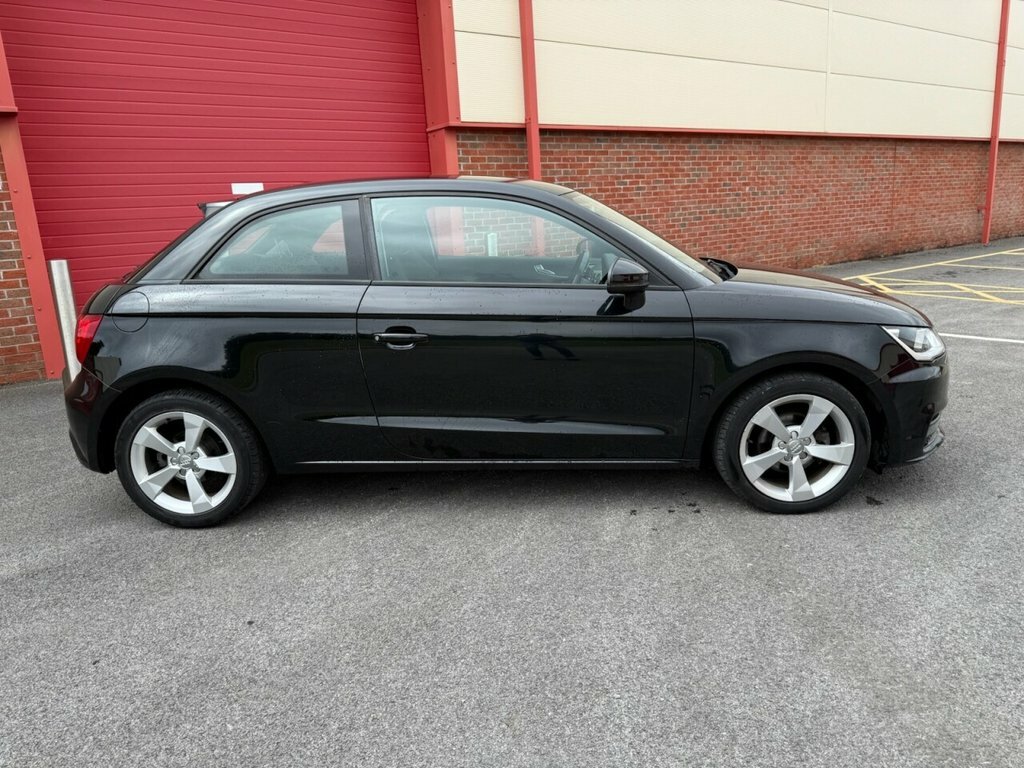 Audi A1 1L Sport PY17KXE Black #2