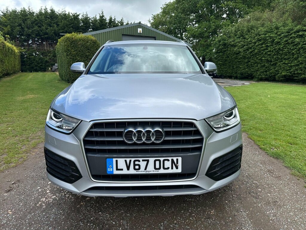 Audi Q3 Black Edition White #9