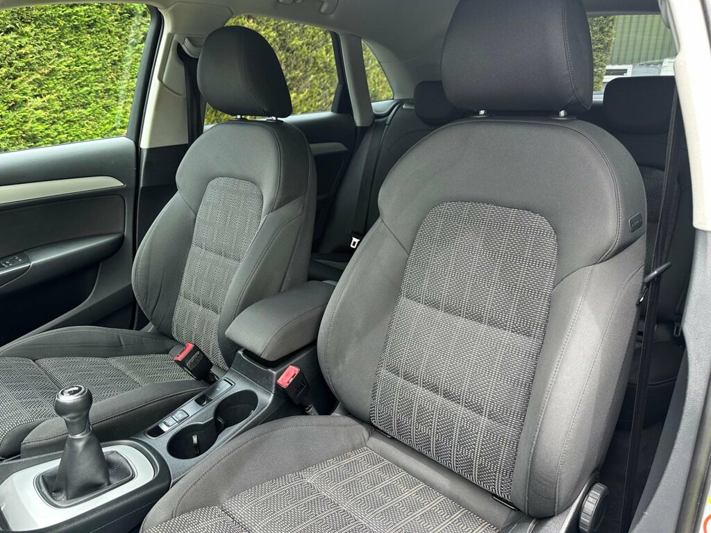 Audi Q3 Black Edition White #30