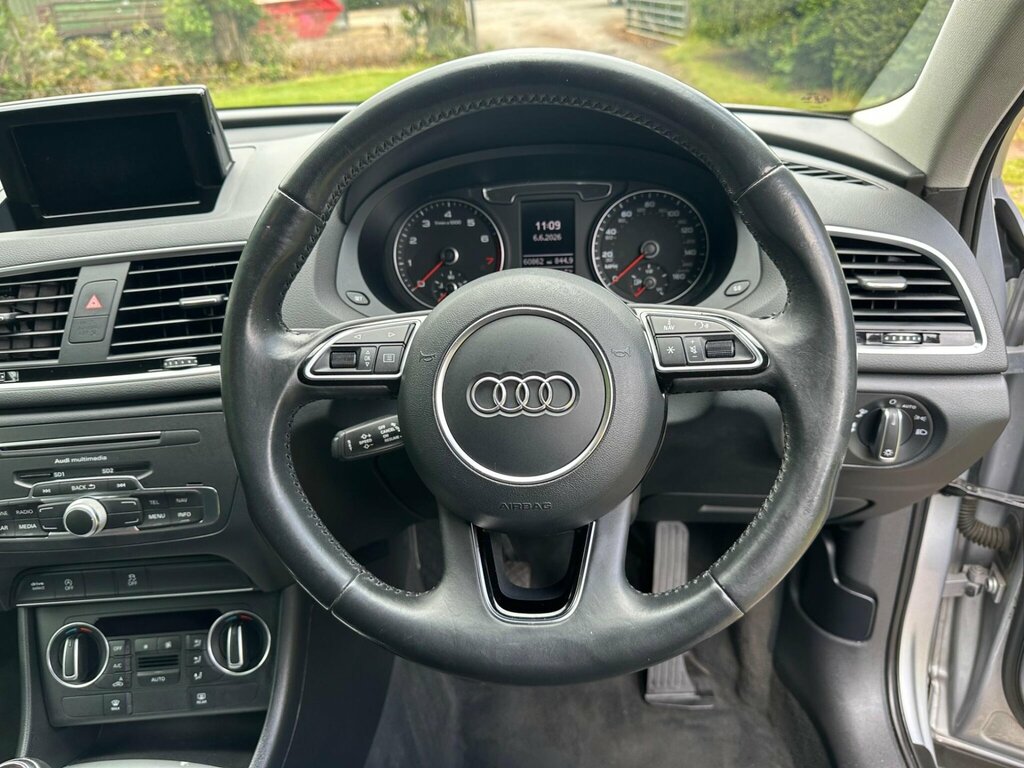 Audi Q3 Black Edition White #29