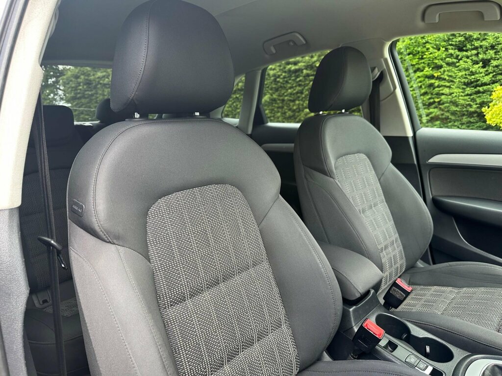 Audi Q3 Black Edition White #31