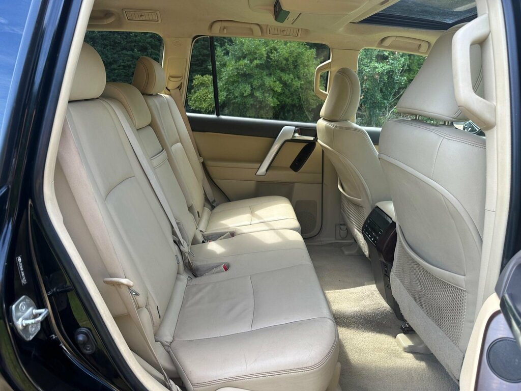 Toyota Land Cruiser 3.0 D-4d Invincible 4 White #95