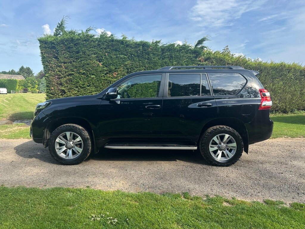 Toyota Land Cruiser 3.0 D-4d Invincible 4Wd Euro 5 7 Seats Black #2