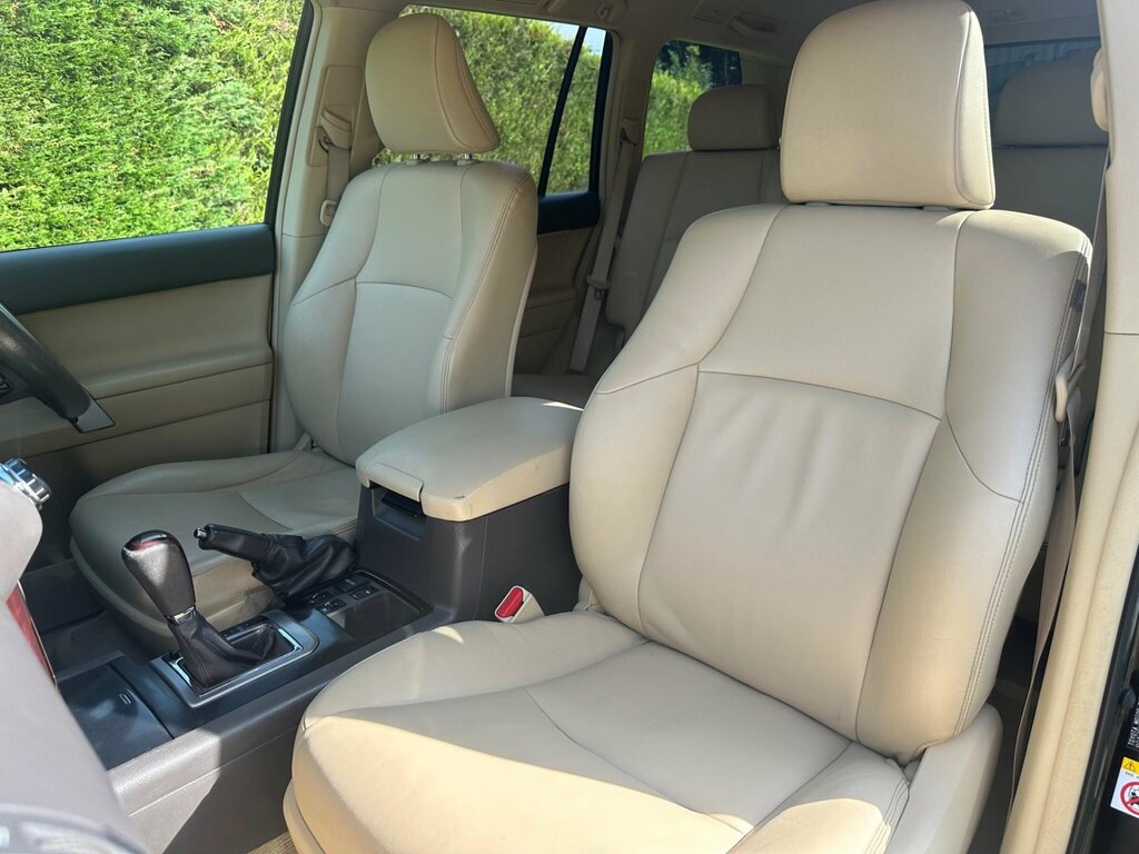 Toyota Land Cruiser 3.0 D-4d Invincible 4 White #24