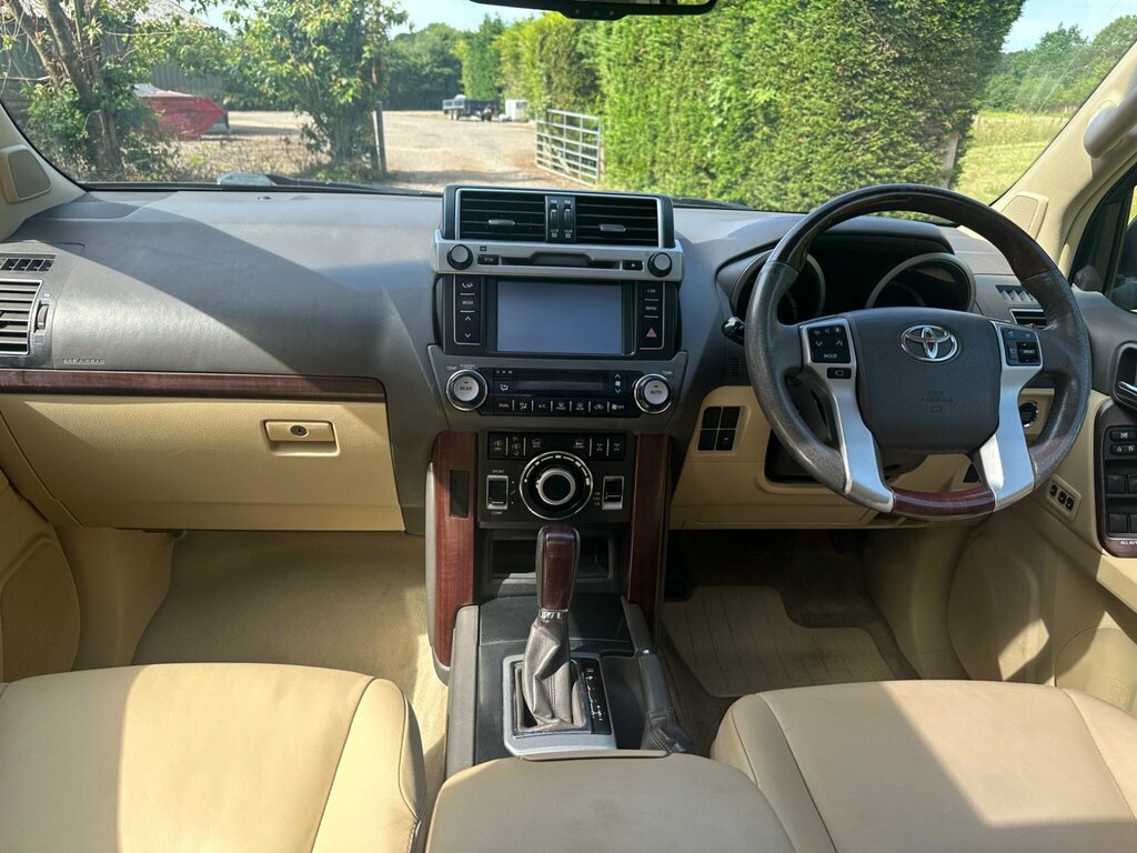 Toyota Land Cruiser 3.0 D-4d Invincible 4 White #80