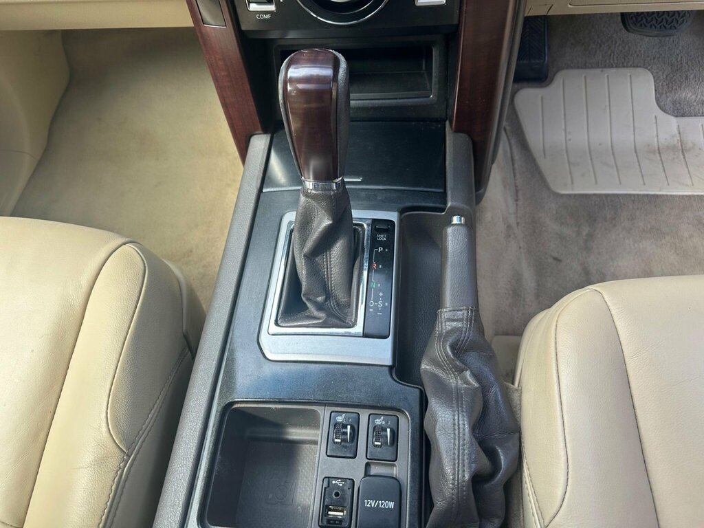 Toyota Land Cruiser 3.0 D-4d Invincible 4 White #90
