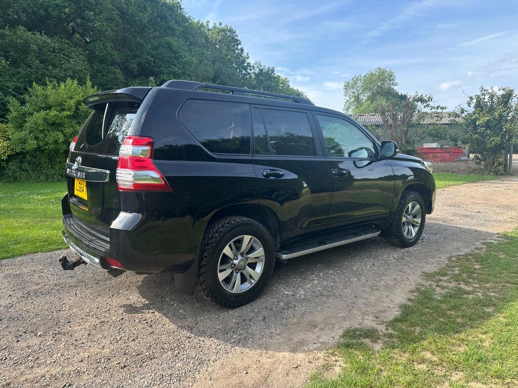 Toyota Land Cruiser 3.0 D-4d Invincible 4 White #10