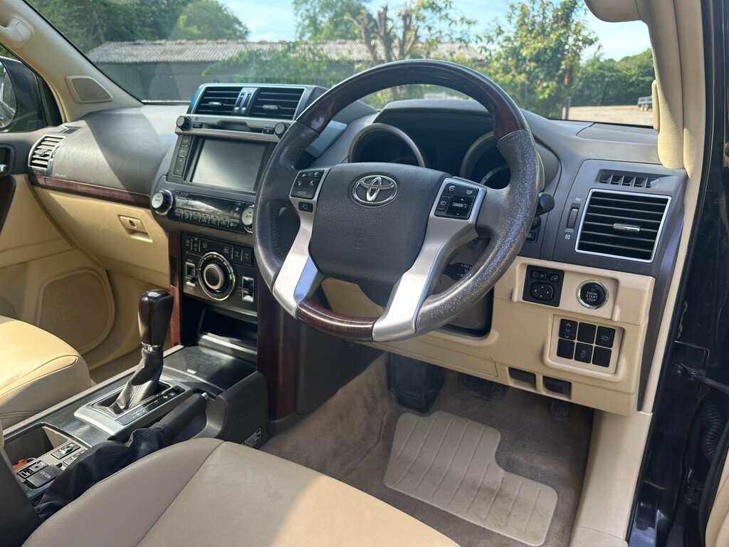 Toyota Land Cruiser 3.0 D-4d Invincible 4 White #60