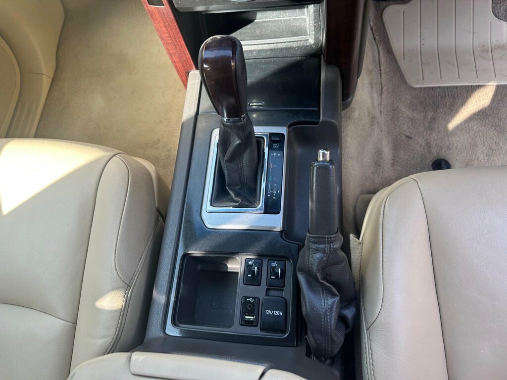 Toyota Land Cruiser 3.0 D-4d Invincible 4 White #35