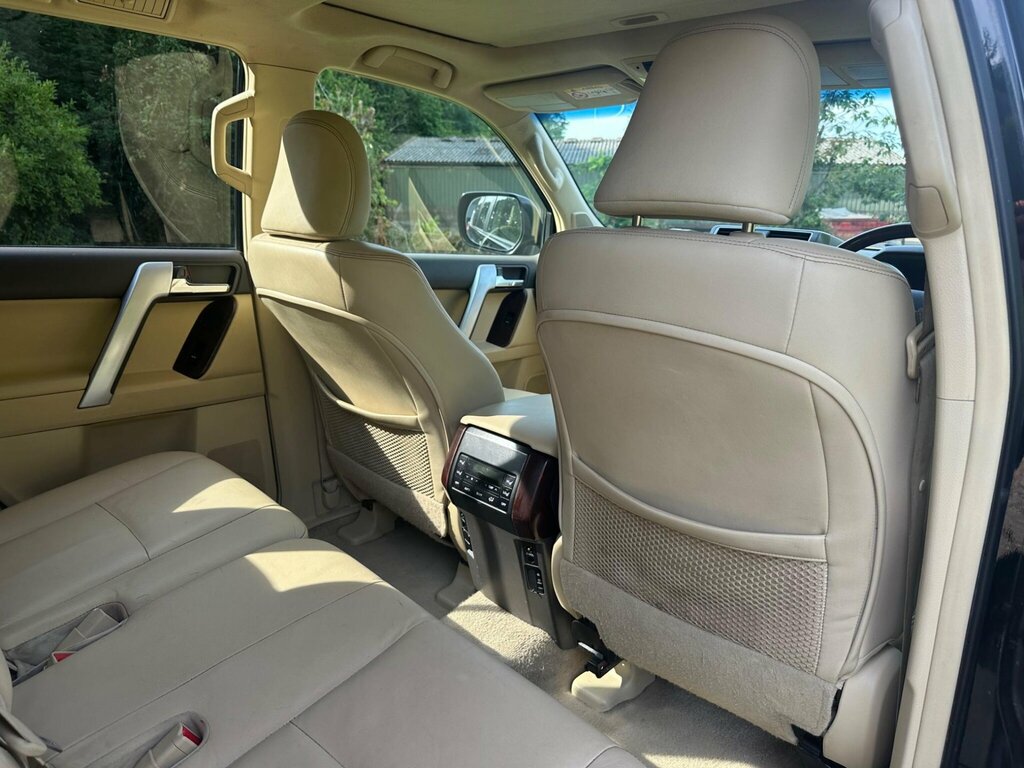 Toyota Land Cruiser 3.0 D-4d Invincible 4 White #26