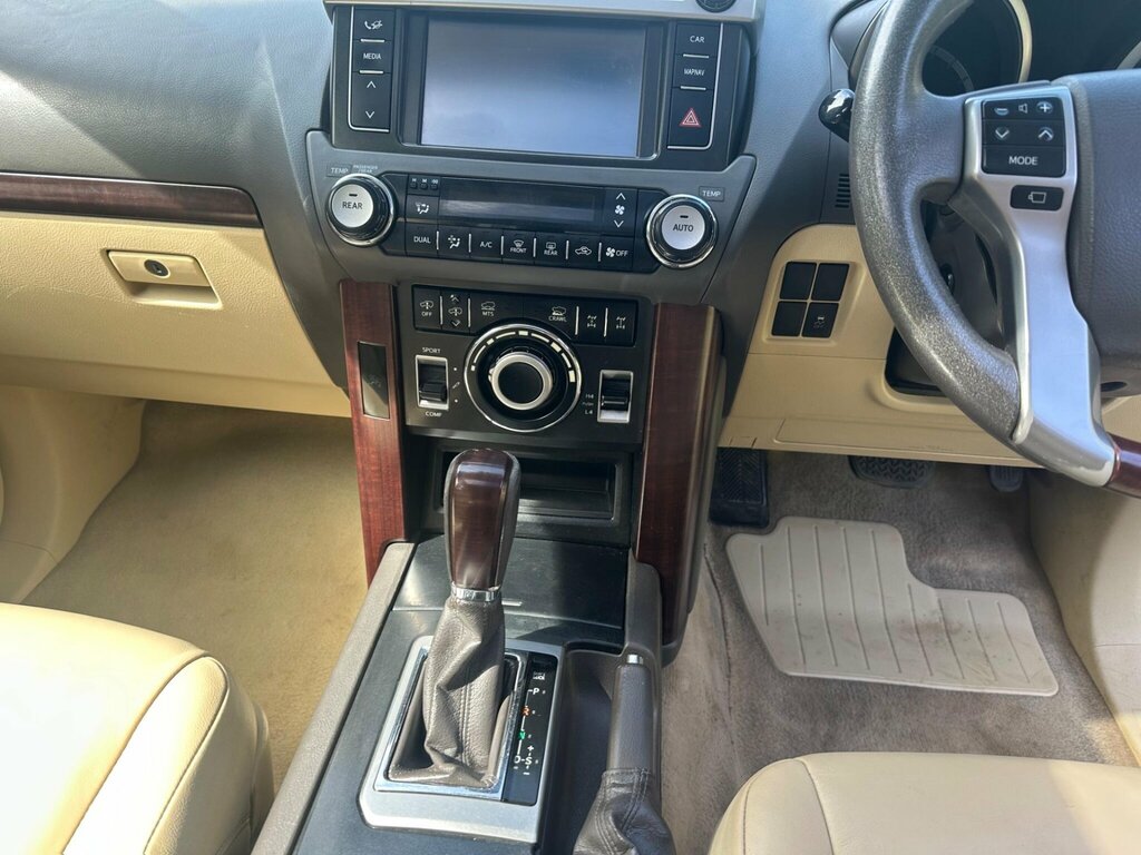 Toyota Land Cruiser 3.0 D-4d Invincible 4 White #62