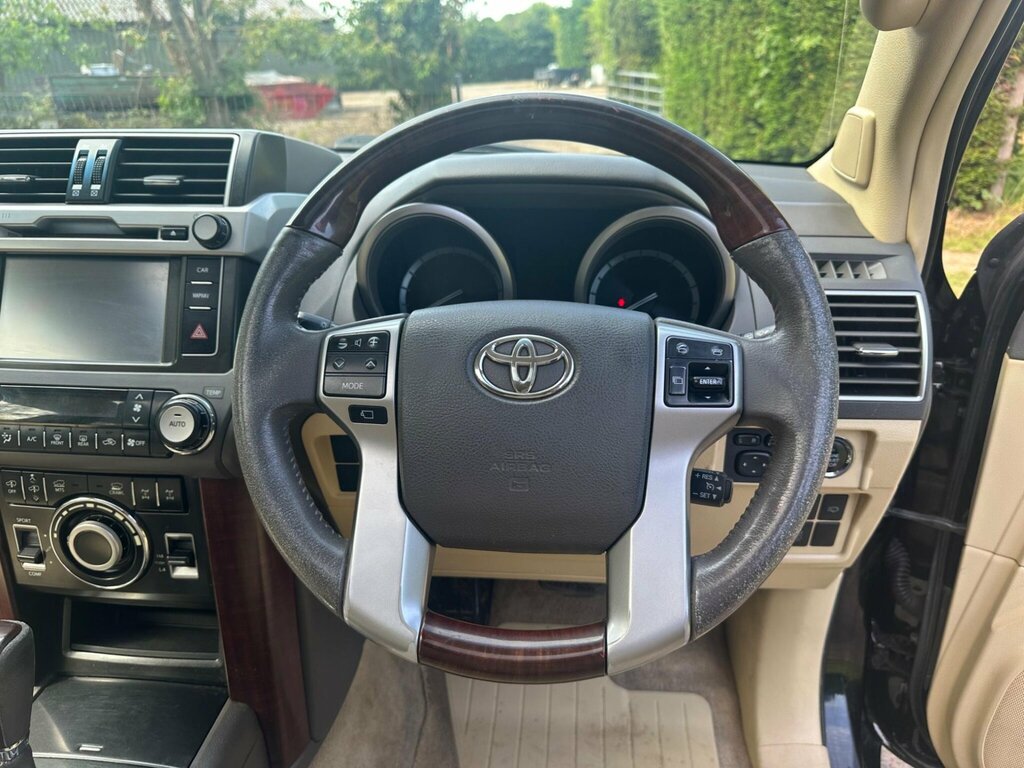 Toyota Land Cruiser 3.0 D-4d Invincible 4 White #89