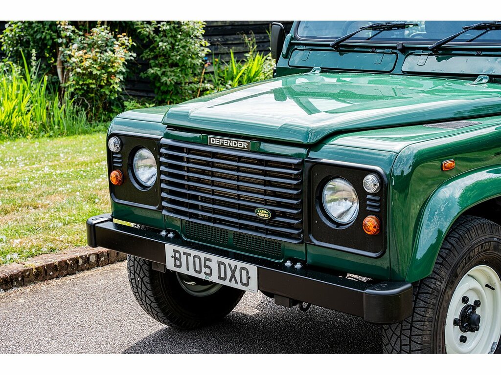 Land Rover Defender 90 90 2.5 Td5 County Red #14
