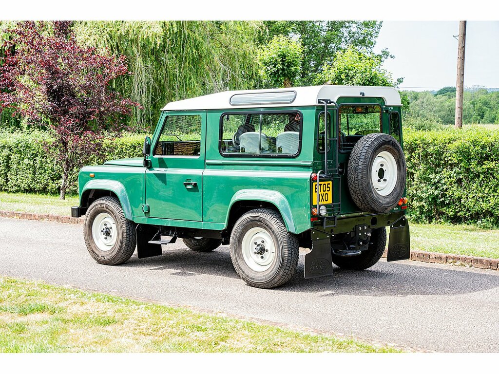 Land Rover Defender 90 90 2.5 Td5 County Red #24