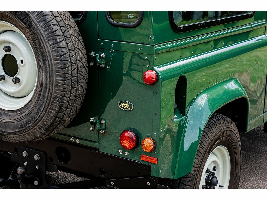 Land Rover Defender 90 90 2.5 Td5 County Red #19