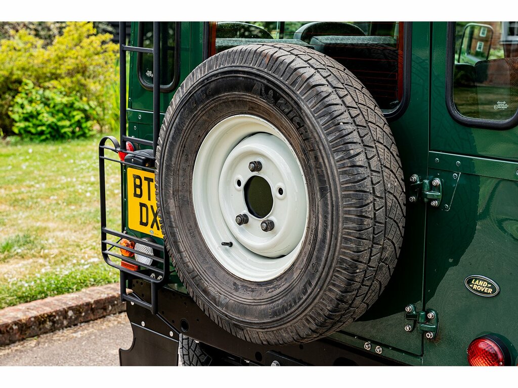 Land Rover Defender 90 90 2.5 Td5 County Red #18