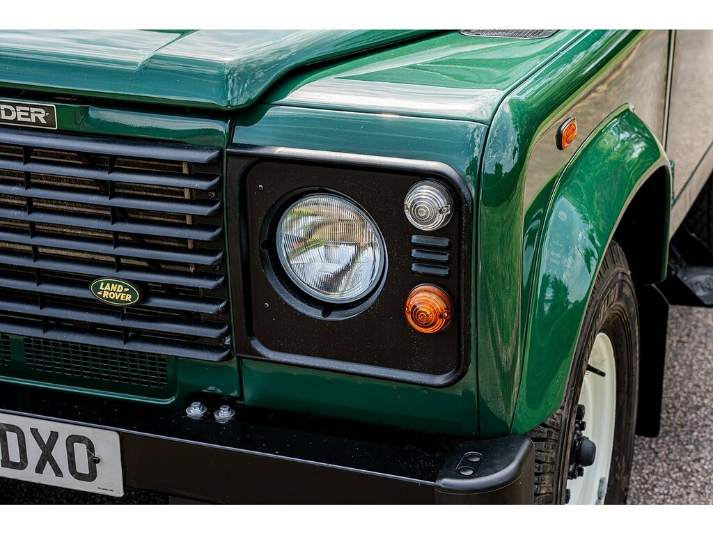 Land Rover Defender 90 90 2.5 Td5 County Red #12