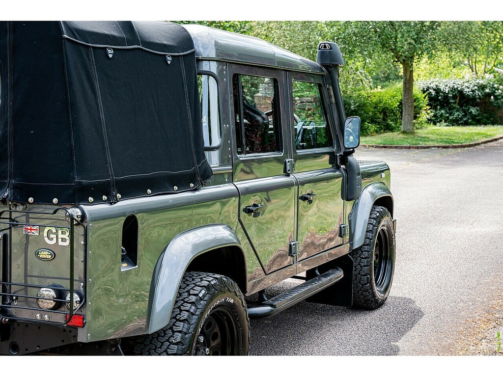 Land Rover Defender 110 Td5 County Blue #16