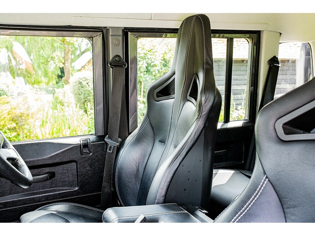 Land Rover Defender 110 Td5 County Blue #24