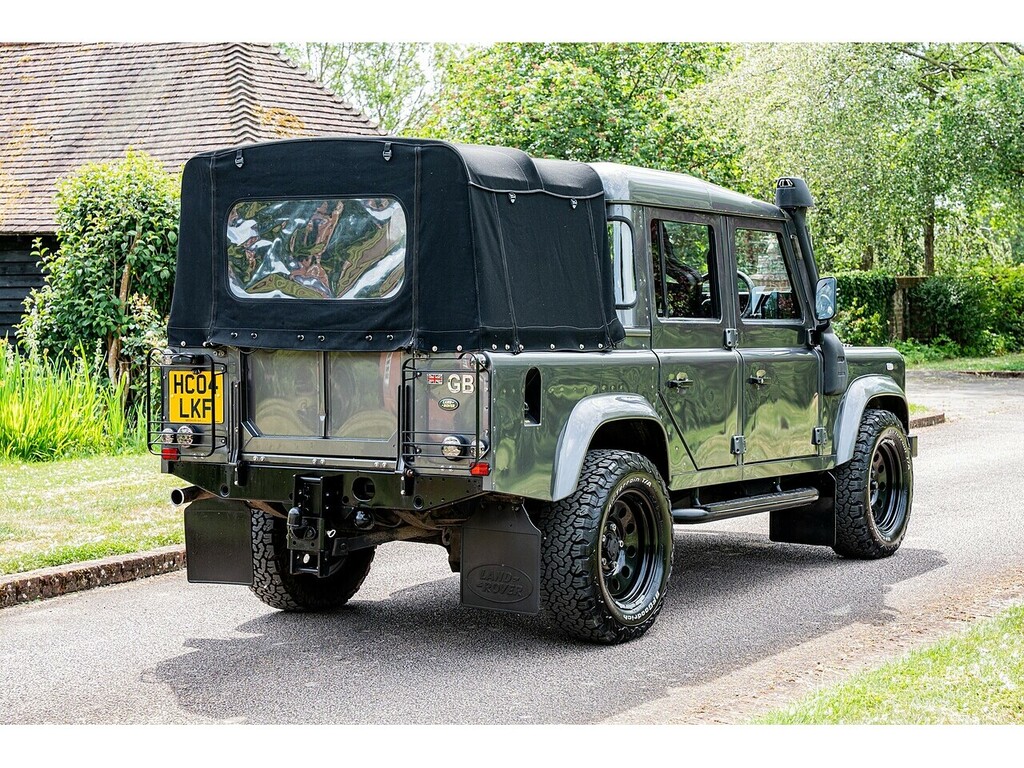 Land Rover Defender 110 Td5 County Blue #19