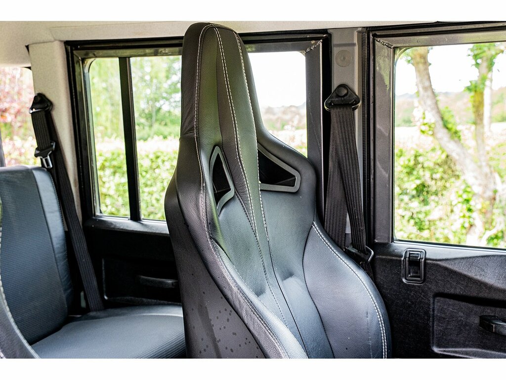 Land Rover Defender 110 Td5 County Blue #27