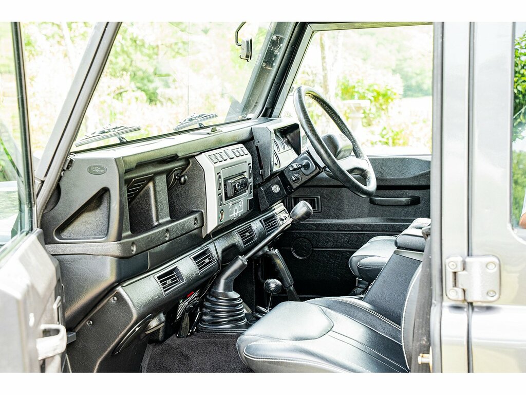 Land Rover Defender 110 Td5 County Blue #26