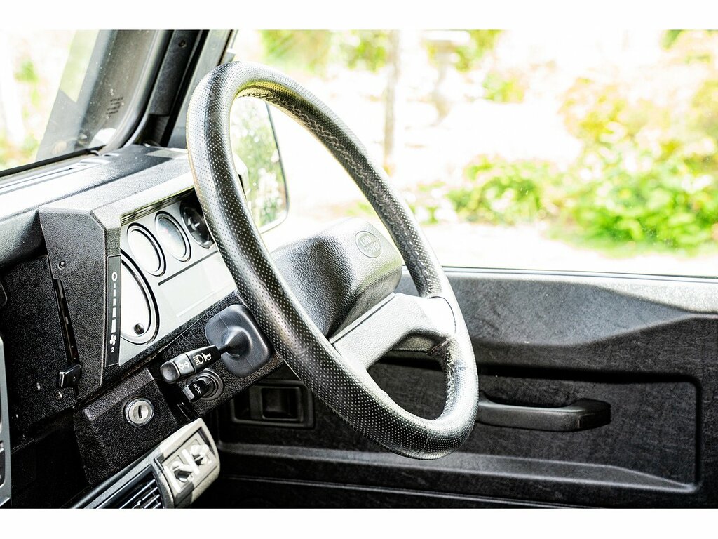Land Rover Defender 110 Td5 County Blue #25