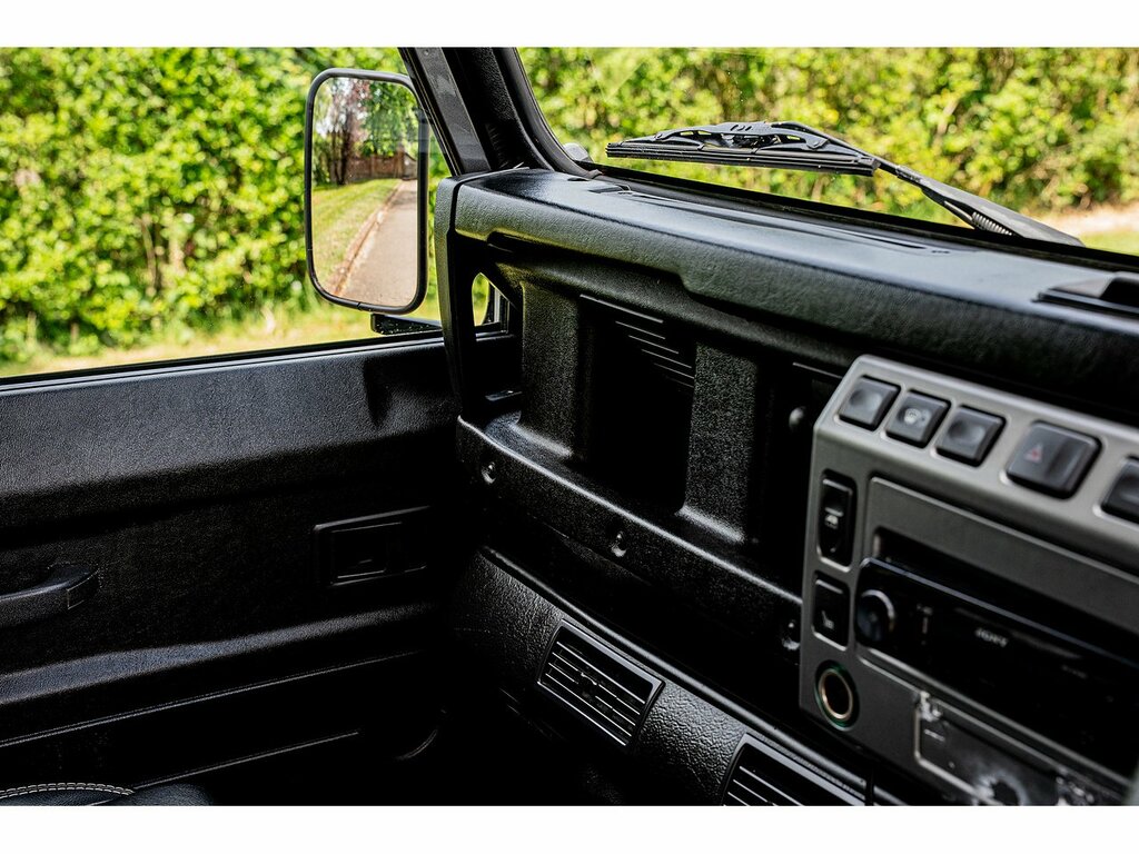 Land Rover Defender 110 Td5 County Blue #29