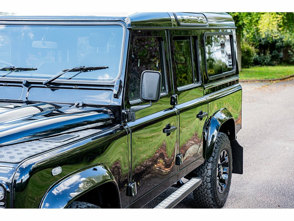 Land Rover Defender 110 Tdci Xs Black #5