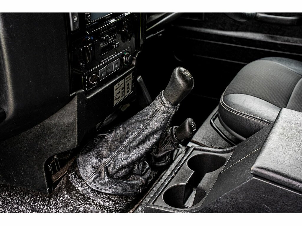 Land Rover Defender 90 Suv Black #12