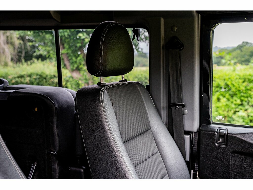 Land Rover Defender 90 Suv Black #15
