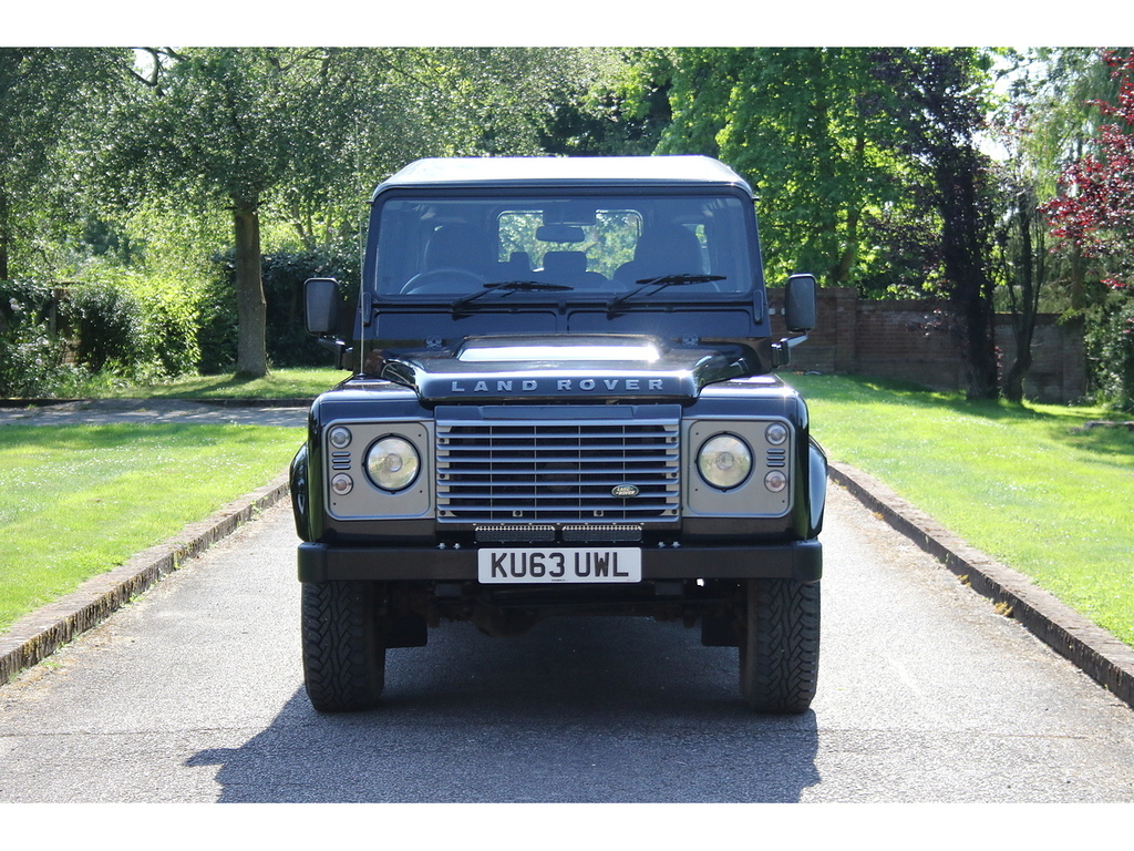 Land Rover Defender 110 Tdci Xs Black