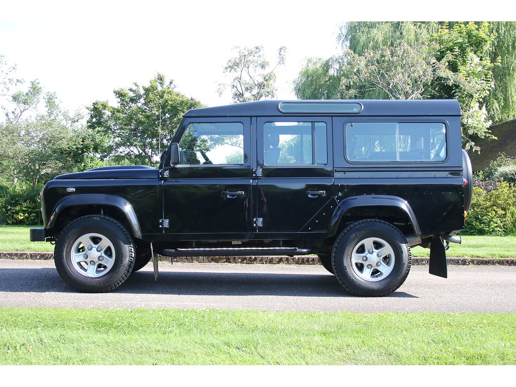 Land Rover Defender 110 Tdci Xs Black #5