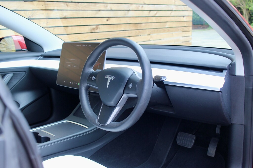 Tesla Model 3 Saloon Red #6