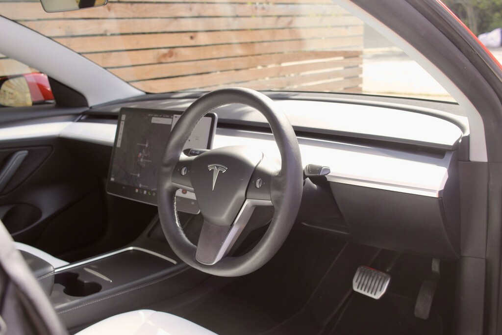 Tesla Model 3 Saloon Red #6