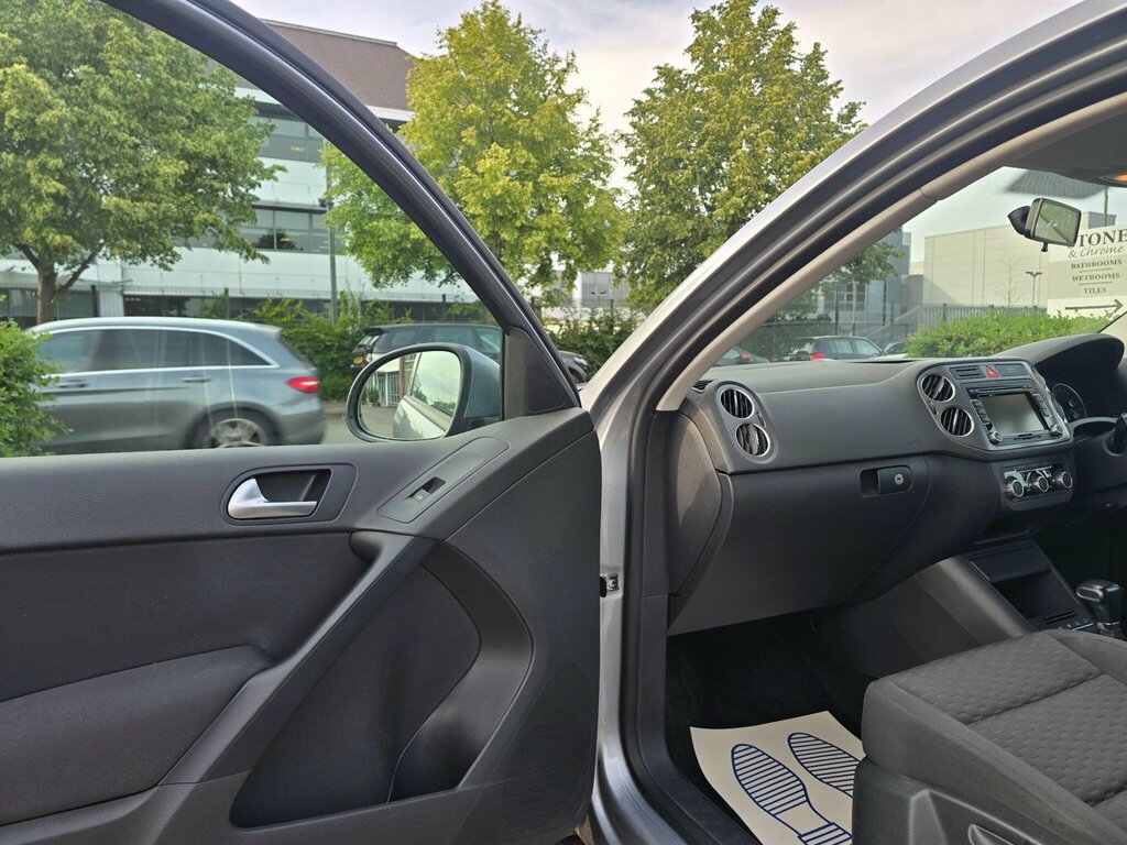 Volkswagen Tiguan 2.0 Tdi Escape 4Wd Euro 5 Grey #5