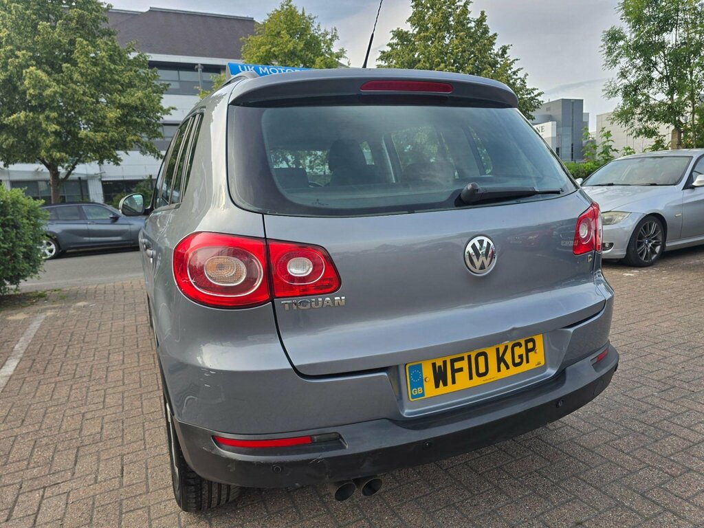 Volkswagen Tiguan 2.0 Tdi Escape 4Wd Euro 5 Grey #3