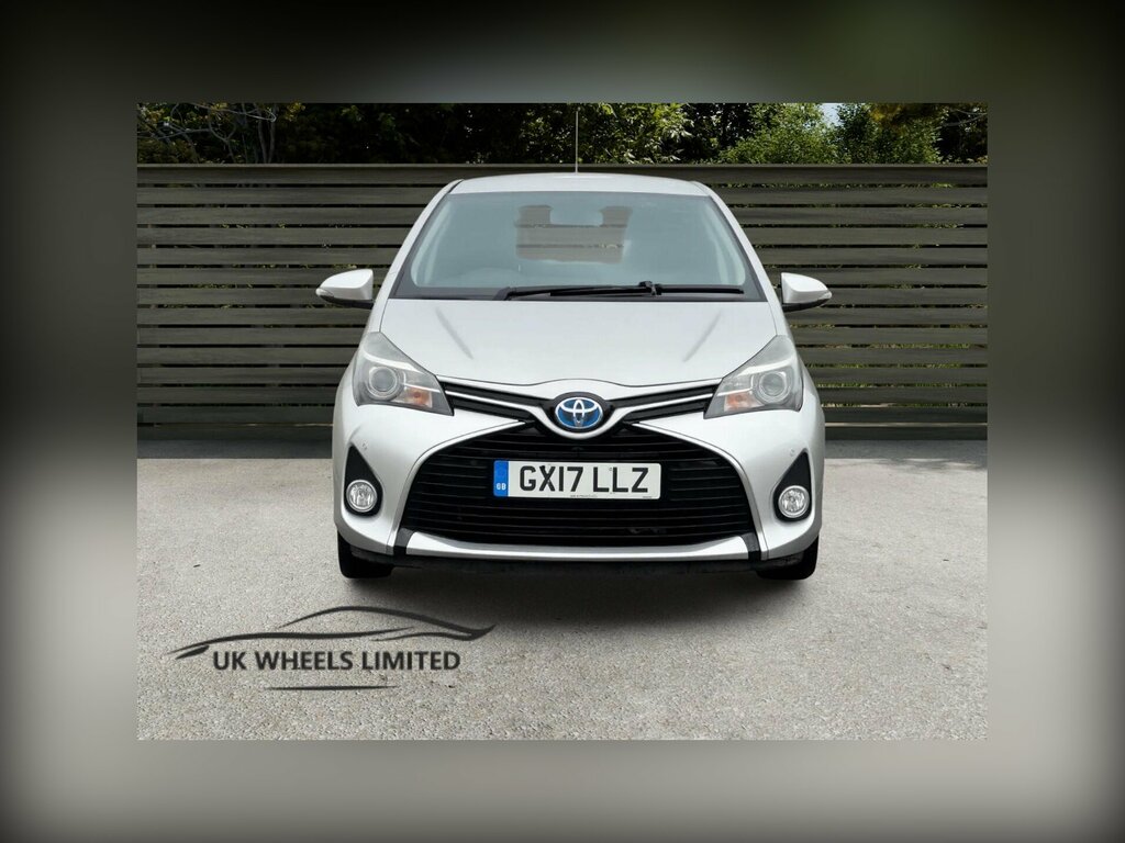 Toyota Yaris 1.5 Vvt-h Icon E-cvt Euro 6 Ss GX17LLZ Silver #2